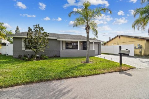 Villa ou maison à vendre à Tampa, Floride: 3 chambres, 114.83 m2 № 2403399 - photo 25