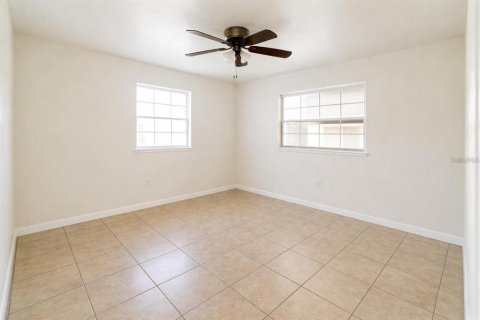 Propiedad comercial en venta en Cocoa, Florida, 4 dormitorios, 77.76 m2 № 2098750 - foto 4