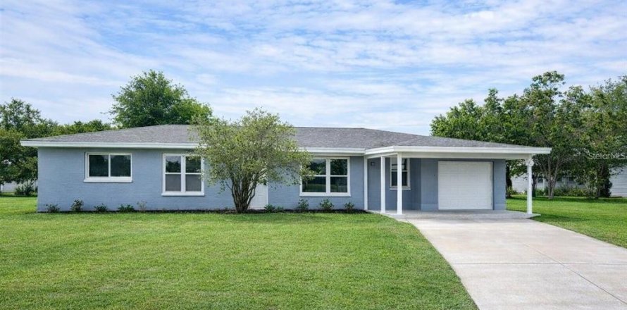 Propiedad comercial en Cocoa, Florida 4 dormitorios, 77.76 m2 № 2098750
