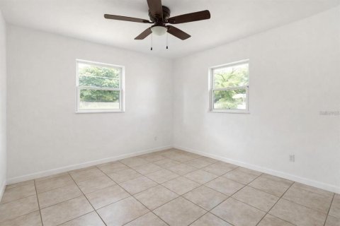 Propiedad comercial en venta en Cocoa, Florida, 4 dormitorios, 77.76 m2 № 2098750 - foto 5