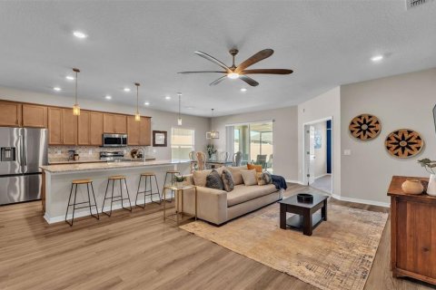 House in Davenport, Florida 3 bedrooms, 188.5 sq.m. № 1873545 - photo 8