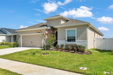 House in Davenport, Florida 3 bedrooms, 188.5 sq.m. № 1873545 - photo 1