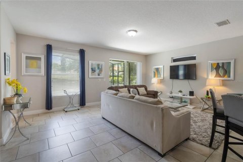 Casa en venta en Davenport, Florida, 6 dormitorios, 305.18 m2 № 1722221 - foto 10
