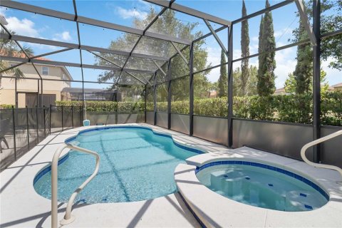 Casa en venta en Davenport, Florida, 6 dormitorios, 305.18 m2 № 1722221 - foto 2