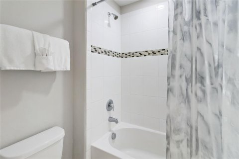 Casa en venta en Davenport, Florida, 6 dormitorios, 305.18 m2 № 1722221 - foto 30