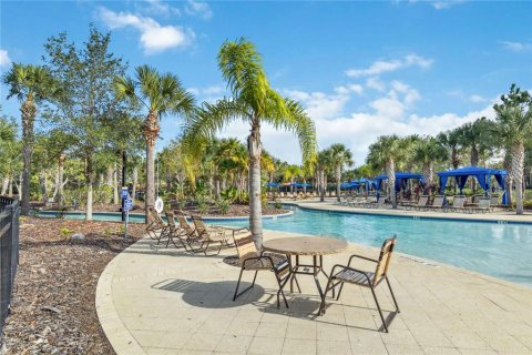 Casa en venta en Davenport, Florida, 6 dormitorios, 305.18 m2 № 1722221 - foto 7