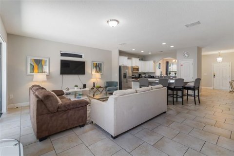 Casa en venta en Davenport, Florida, 6 dormitorios, 305.18 m2 № 1722221 - foto 8