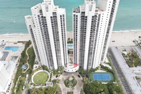 Condo in Sunny Isles Beach, Florida, 3 bedrooms  № 1983976 - photo 27