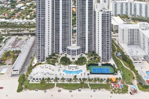 Condo in Sunny Isles Beach, Florida, 3 bedrooms  № 1983976 - photo 24