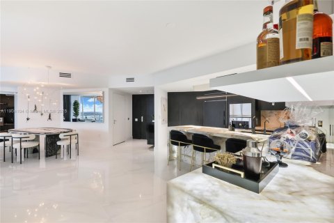 Condominio en alquiler en Miami Beach, Florida, 3 dormitorios, 200.48 m2 № 2081879 - foto 5