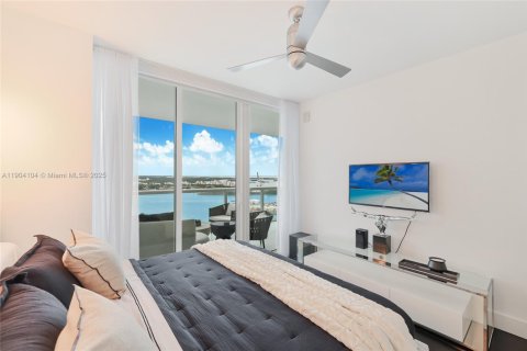 Condominio en alquiler en Miami Beach, Florida, 3 dormitorios, 200.48 m2 № 2081879 - foto 25