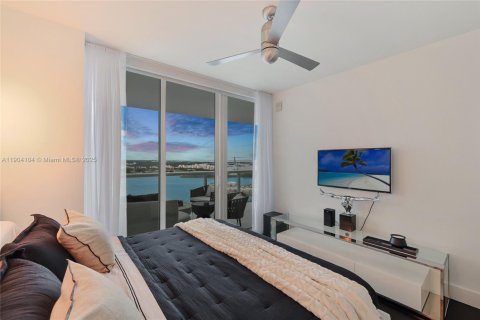 Condominio en alquiler en Miami Beach, Florida, 3 dormitorios, 200.48 m2 № 2081879 - foto 26
