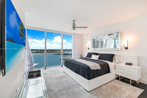 Condominio en alquiler en Miami Beach, Florida, 3 dormitorios, 200.48 m2 № 2081879 - foto 27