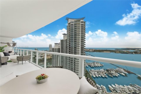 Condominio en alquiler en Miami Beach, Florida, 3 dormitorios, 200.48 m2 № 2081879 - foto 17