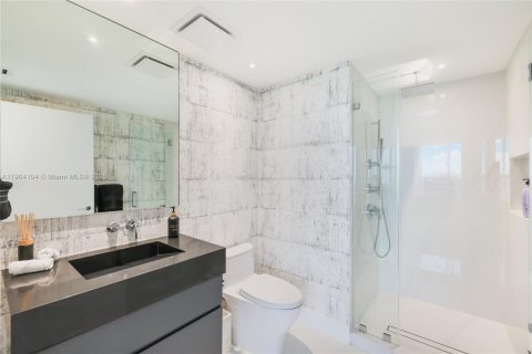 Condominio en alquiler en Miami Beach, Florida, 3 dormitorios, 200.48 m2 № 2081879 - foto 30