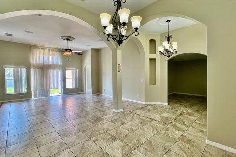 Casa en venta en Kissimmee, Florida, 5 dormitorios, 282.24 m2 № 1913206 - foto 10