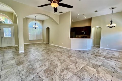 Casa en venta en Kissimmee, Florida, 5 dormitorios, 282.24 m2 № 1913206 - foto 16