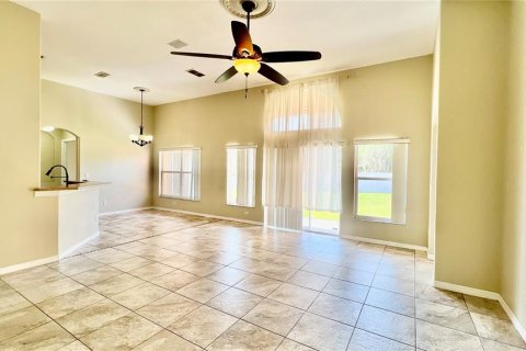 Casa en venta en Kissimmee, Florida, 5 dormitorios, 282.24 m2 № 1913206 - foto 8