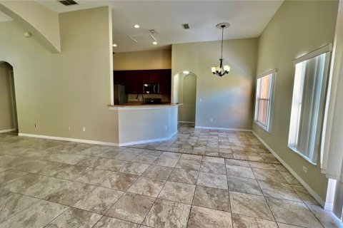 Casa en venta en Kissimmee, Florida, 5 dormitorios, 282.24 m2 № 1913206 - foto 15