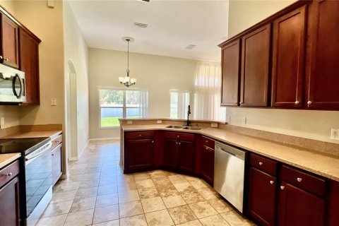 Casa en venta en Kissimmee, Florida, 5 dormitorios, 282.24 m2 № 1913206 - foto 19