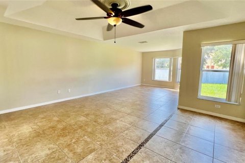Casa en venta en Kissimmee, Florida, 5 dormitorios, 282.24 m2 № 1913206 - foto 29