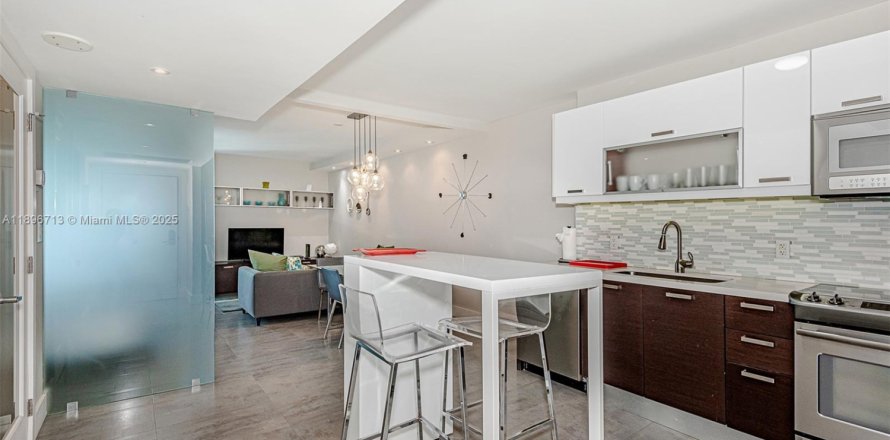 Estudio en el Condominio en Miami Beach, Florida № 1948368