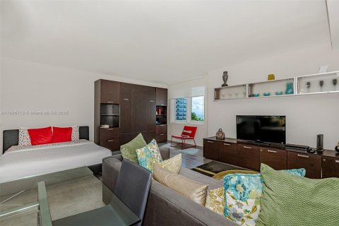 Condominio en alquiler en Miami Beach, Florida, 61.32 m2 № 1948368 - foto 5