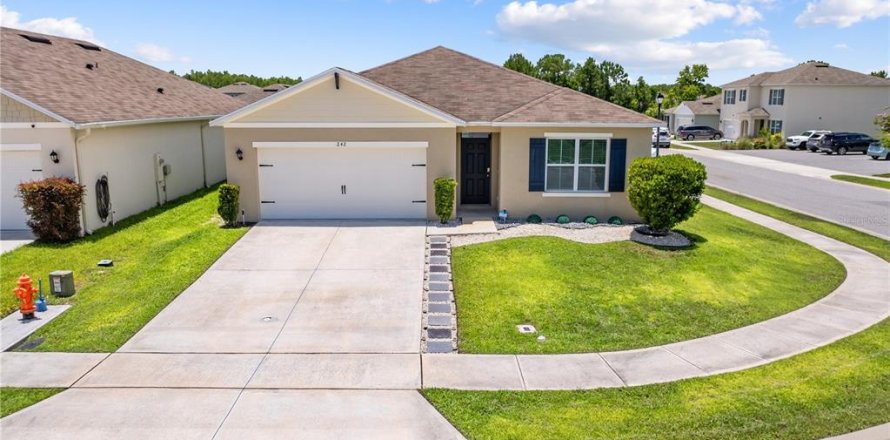 Villa ou maison à Davenport, Floride 4 chambres, 171.96 m2 № 2216361