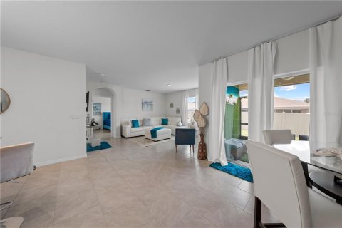 Villa ou maison à vendre à Davenport, Floride: 4 chambres, 171.96 m2 № 2216361 - photo 20