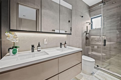 Снять в аренду виллу или дом в Халландейл-Бич, Флорида 4 спальни, 413.69м2, № 1953911 - фото 14