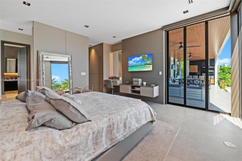 Снять в аренду виллу или дом в Халландейл-Бич, Флорида 4 спальни, 413.69м2, № 1953911 - фото 10