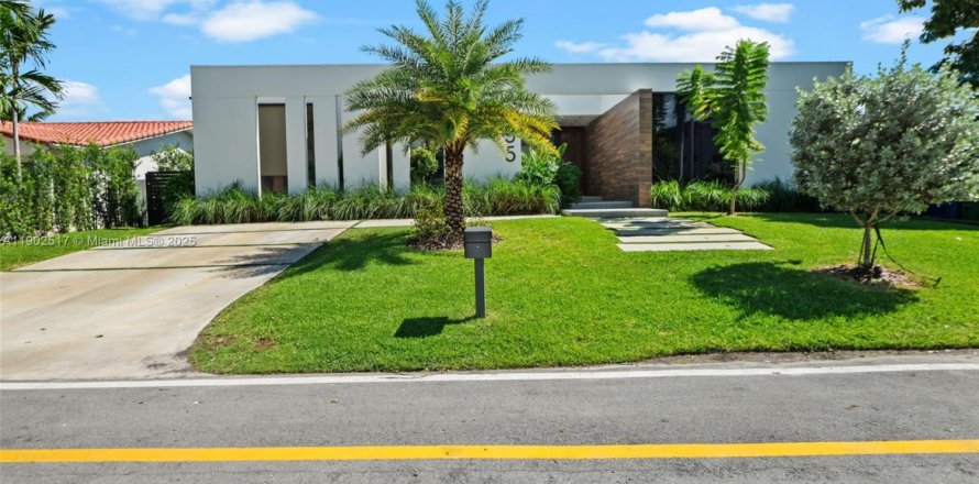 Дом в Халландейл-Бич, Флорида 4 спальни, 413.69м2 № 1953911