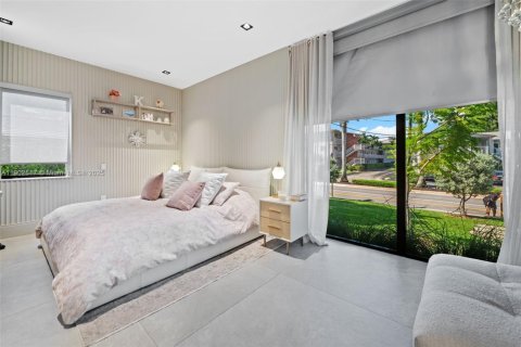 Снять в аренду виллу или дом в Халландейл-Бич, Флорида 4 спальни, 413.69м2, № 1953911 - фото 19