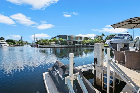 Снять в аренду виллу или дом в Халландейл-Бич, Флорида 4 спальни, 413.69м2, № 1953911 - фото 30