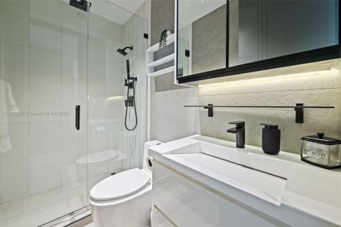 Снять в аренду виллу или дом в Халландейл-Бич, Флорида 4 спальни, 413.69м2, № 1953911 - фото 20