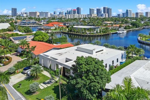 Снять в аренду виллу или дом в Халландейл-Бич, Флорида 4 спальни, 413.69м2, № 1953911 - фото 5