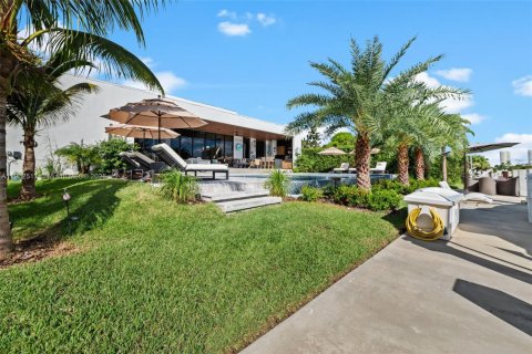 Снять в аренду виллу или дом в Халландейл-Бич, Флорида 4 спальни, 413.69м2, № 1953911 - фото 27