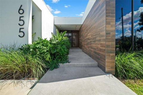 Снять в аренду виллу или дом в Халландейл-Бич, Флорида 4 спальни, 413.69м2, № 1953911 - фото 3