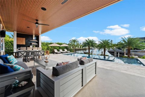 Снять в аренду виллу или дом в Халландейл-Бич, Флорида 4 спальни, 413.69м2, № 1953911 - фото 23