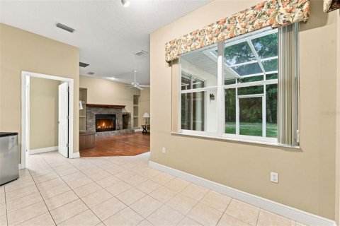 House in DeLand, Florida 4 bedrooms, 252.04 sq.m. № 2339729 - photo 19