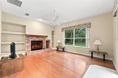 House in DeLand, Florida 4 bedrooms, 252.04 sq.m. № 2339729 - photo 21