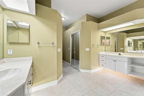 House in DeLand, Florida 4 bedrooms, 252.04 sq.m. № 2339729 - photo 28