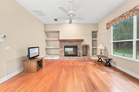 House in DeLand, Florida 4 bedrooms, 252.04 sq.m. № 2339729 - photo 23