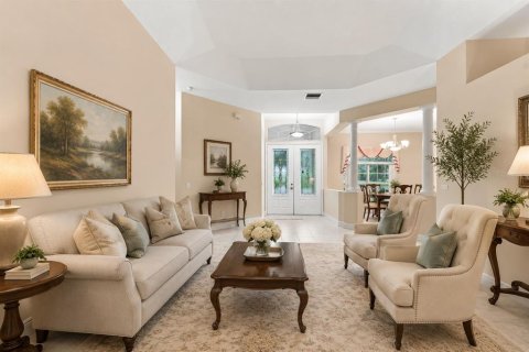 House in DeLand, Florida 4 bedrooms, 252.04 sq.m. № 2339729 - photo 9