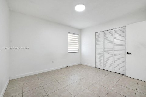 Condominio en venta en Miami, Florida, 2 dormitorios, 83.61 m2 № 2000672 - foto 17