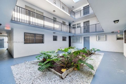 Condominio en venta en Miami, Florida, 2 dormitorios, 83.61 m2 № 2000672 - foto 24