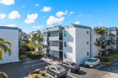 Condominio en venta en Miami, Florida, 2 dormitorios, 83.61 m2 № 2000672 - foto 2