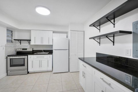 Condominio en venta en Miami, Florida, 2 dormitorios, 83.61 m2 № 2000672 - foto 9