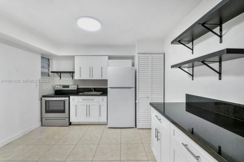 Condominio en venta en Miami, Florida, 2 dormitorios, 83.61 m2 № 2000672 - foto 10