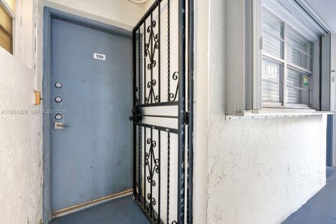 Condominio en venta en Miami, Florida, 2 dormitorios, 83.61 m2 № 2000672 - foto 20